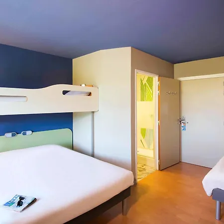 Ibis Budget Porte De Camargue Saint-Martin-de-Crau Exterior photo